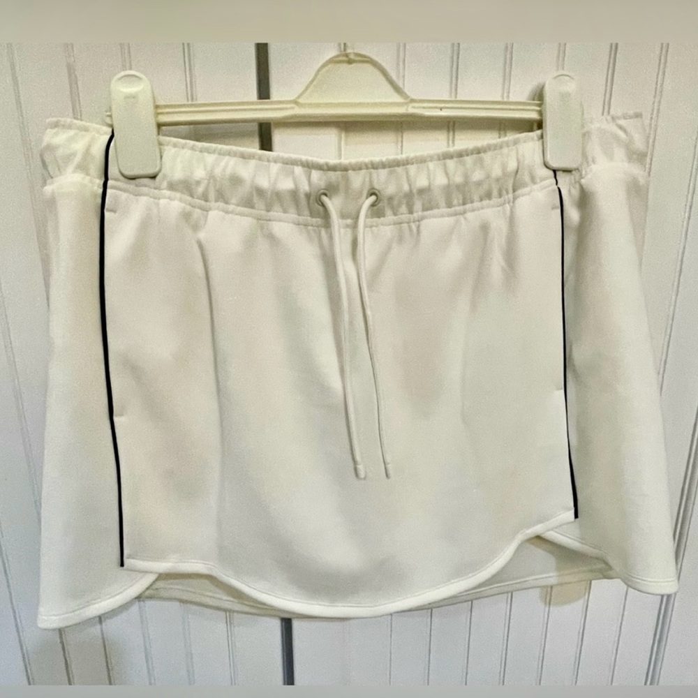 Womenβs Polyester Knit Skorts - All In Motion - - Size XL White